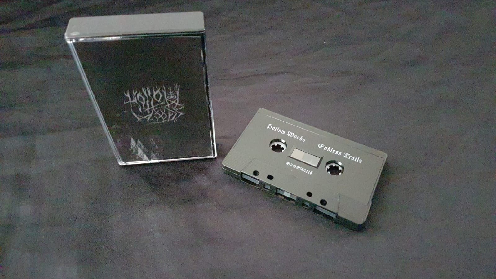 HOLLOW WOODS  -  Endless Trails Pro - Tape